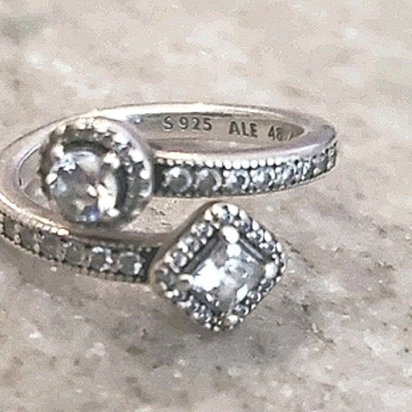 Pandora Sparkling Square & Circle Open Ring - Picture 3 of 9
